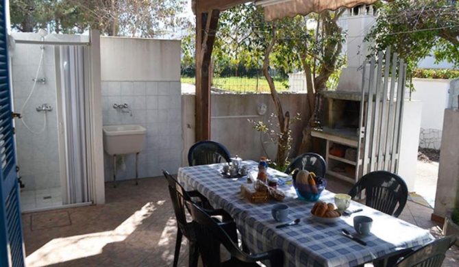 Villa with shady garden and air conditioning in Torre dellOrso