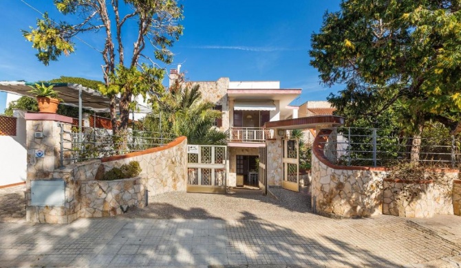 Villa Serene' by BarbarHouse