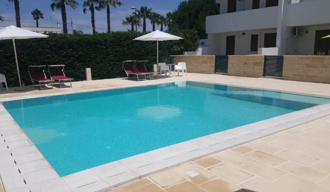 Villa piscina 24 posti letto