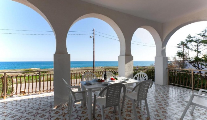 Casa vista mare spiaggia 4 camere 2 bagni m115