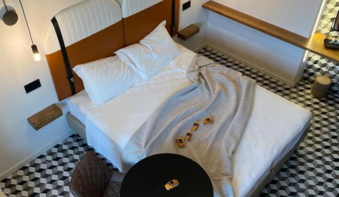IKNOS Accommodation
