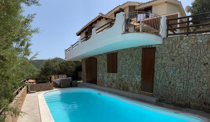 Villa Acquamarina semi detached villa with private pool and wifi