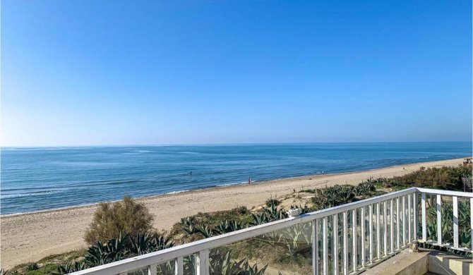 Beautiful apartment in Torvaianica with 1 Bedrooms and WiFi