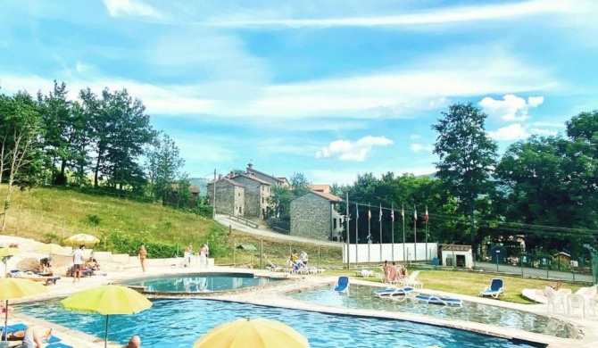 Pleasant mobile home in Toscana with shared pool
