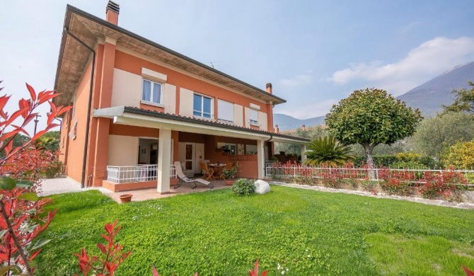 Casa Caterina At 250 Mt From Lake View - Happy Rentals