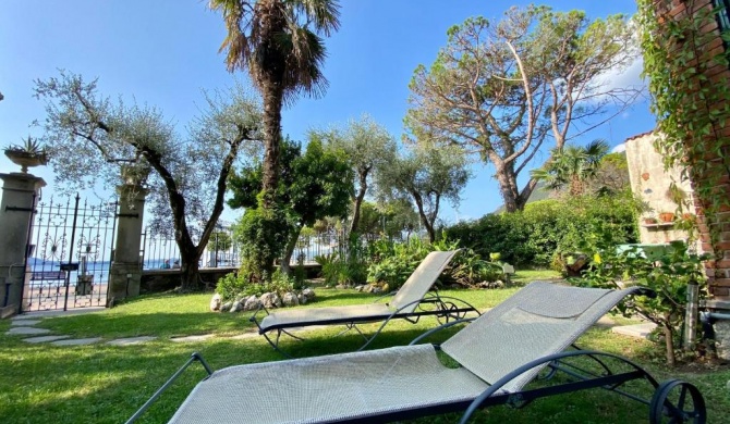 Casa vacanze Gabbianella villa con giardino lungolago Maderno