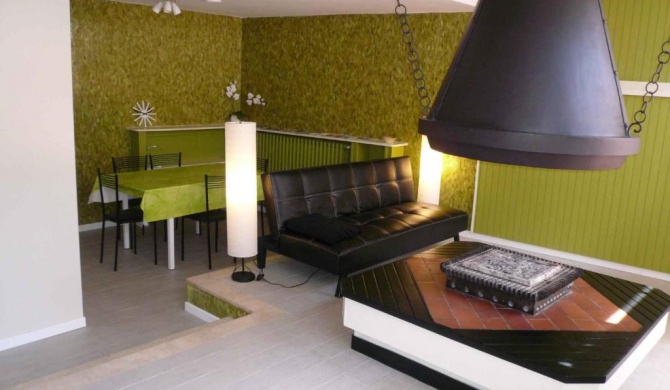 Villa and Apartments Toscolano M./Gardasee 22232