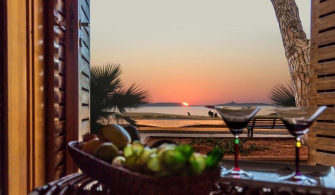 Casa Torregrande fronte mare