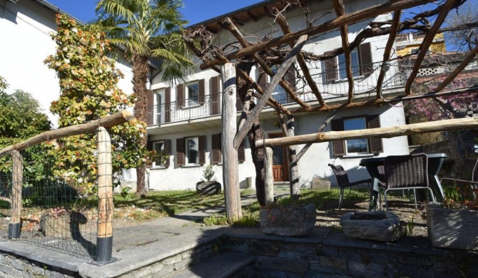 Attractive Holiday Home in Trarego Viggiona with Garden