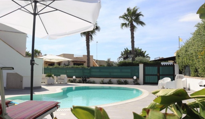 "The Pearl of Sicily" with new salt pool 50m from the beach