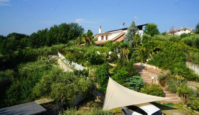 5 bedrooms villa with private pool enclosed garden and wifi at Treglio 6 km away from the beach