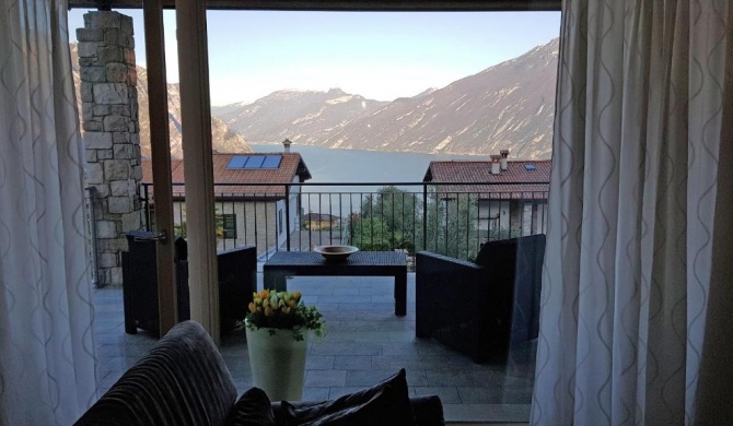 Villetta Sogno sul Lago by Gardadomusmea