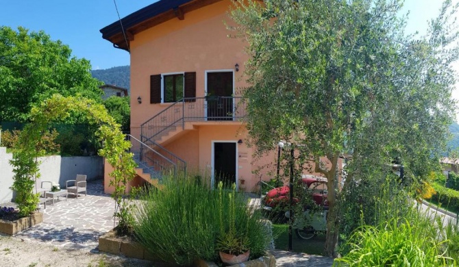 Casa Gina Garden and view by Gardadomusmea