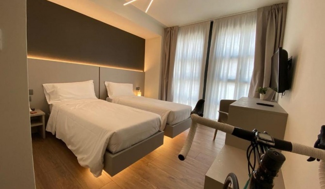 Fly Bike Hotel