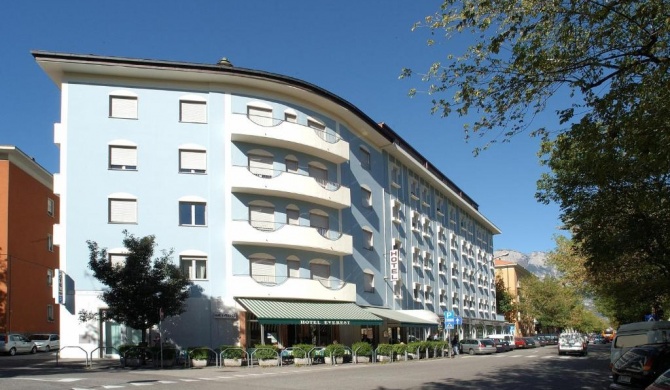 Hotel Everest
