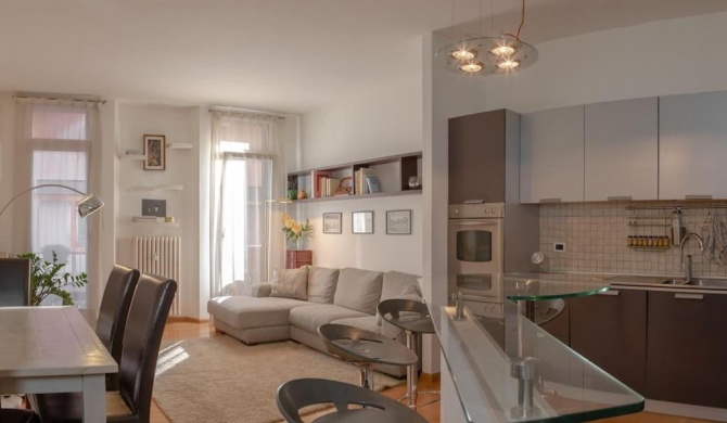 [TridentHome] 5 min from station & free Wifi