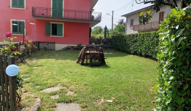 Appartamento nel verde tra Cinque Terre e Versilia