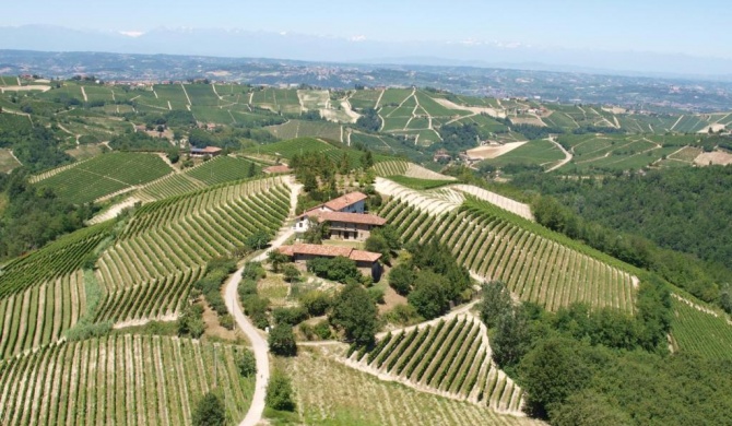 Ca der Forn the Bread Oven House in Cascina Bricchetto Langhe - Italy