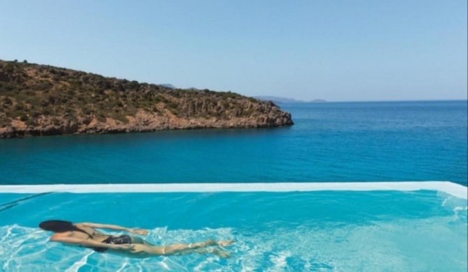 BLU SUITE COTTAGE SUL MARE e SWIMMING POOL