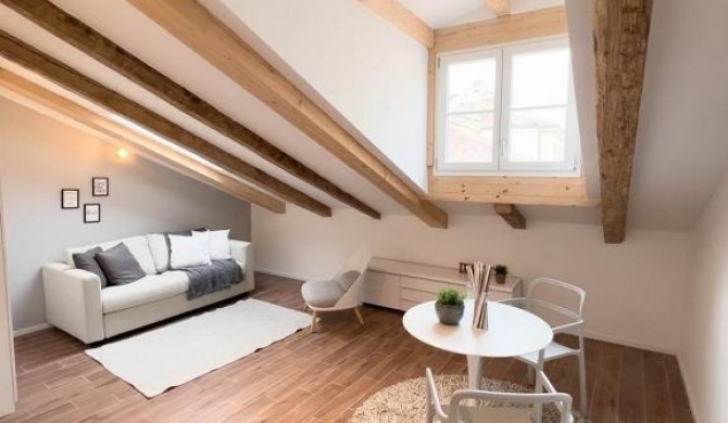 Gozzi 4 Tirabora Short Rent