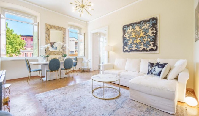 James Joyce Luxury Apartment