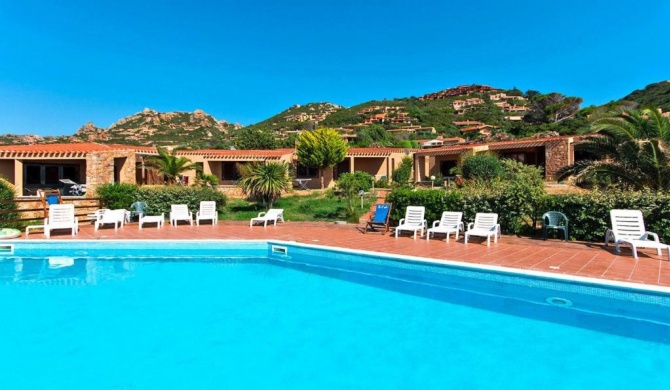 Apartment in Costa Paradiso with garden