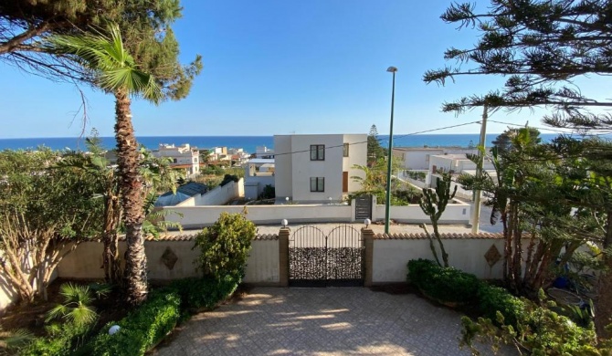 Vista Mare - Appartamento con barbecue e splendido terrazzo in comune