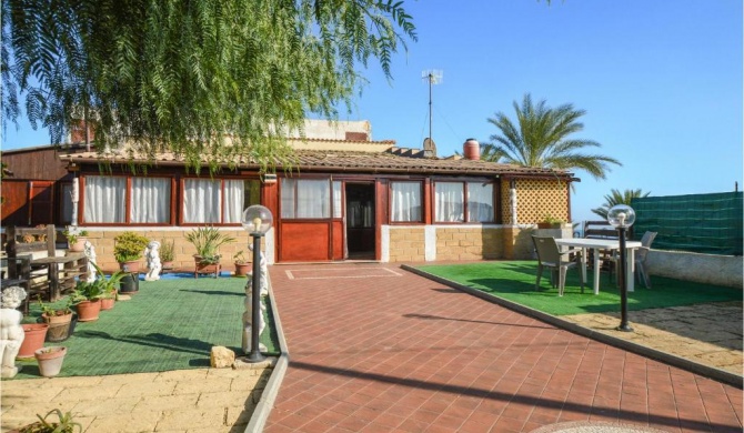 Stunning home in Triscina with 3 Bedrooms