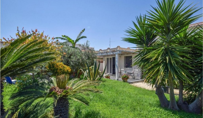 Awesome home in Triscina di Selinunte with Jacuzzi, 1 Bedrooms and WiFi