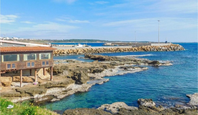 Amazing apartment in Torre Melissa with 2 Bedrooms and WiFi