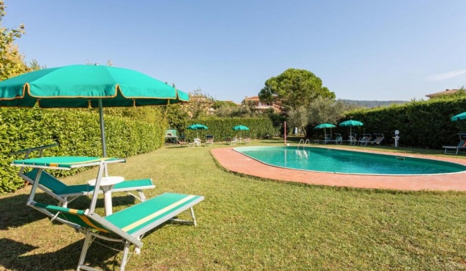 Elegant apartment in Tuoro sul Trasimeno with pool
