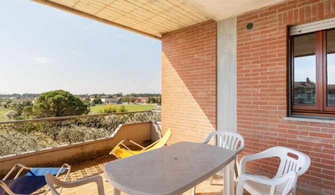 Elegant apartment with swimming pool and gym on Lake Trasimeno