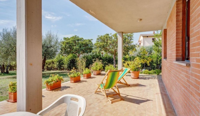 Elegant apartment with swimming pool and gym on Lake Trasimeno