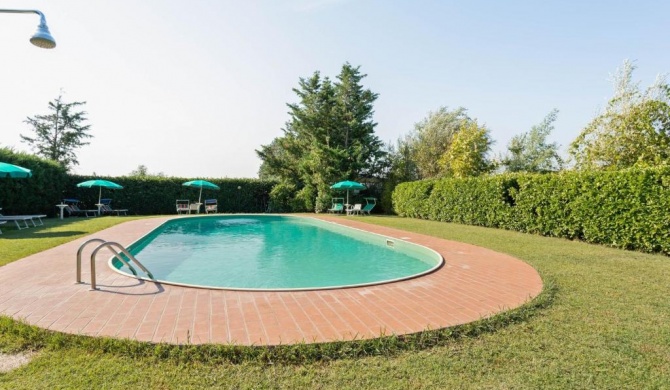 Elegant apartment with swimming pool and gym on Lake Trasimeno