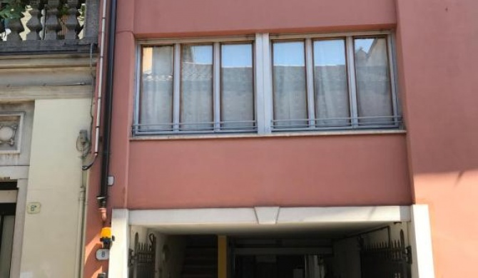 Che piacere! Udine in centro col posto auto