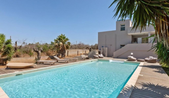 Refreshing Villa in Ugento with Private Swimming Pool