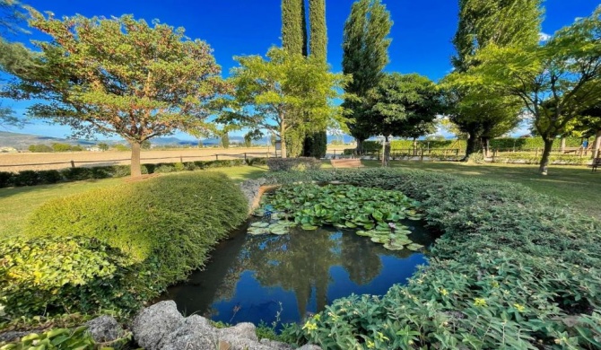 Ab Fab villa with pool, huge grounds, mediation park, child activity park - exc