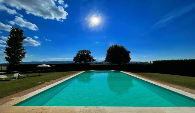 Spello By The Pool - Sleeps 11 - wifi, air con, pool for your exclusive use