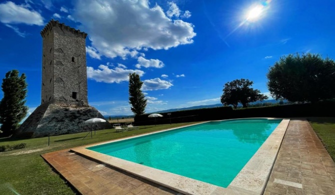 Spello By The Pool - Sleeps 11 is an unmissable experience Huge exclusive pool