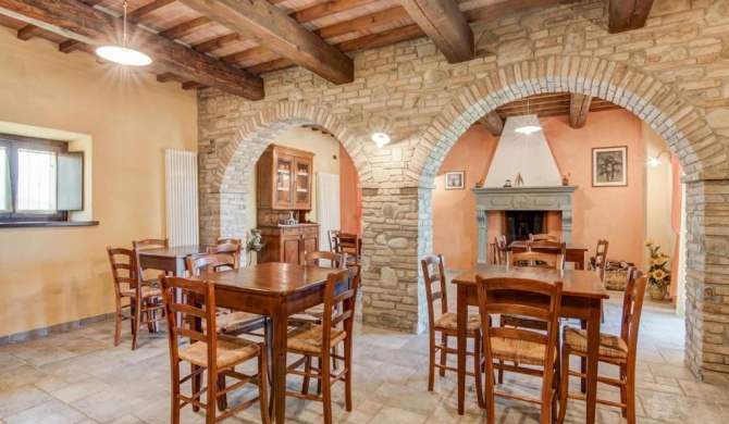 Elegant Holiday Home in Urbania with Garden