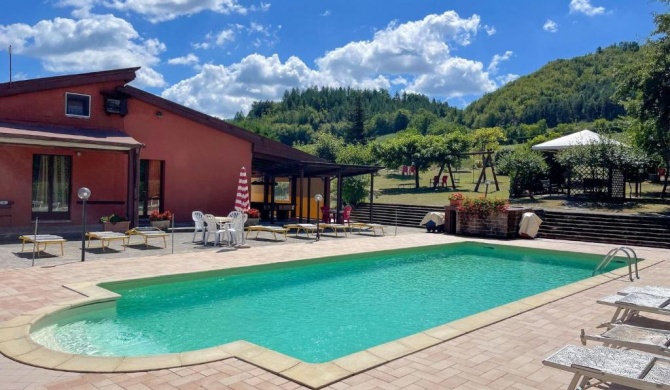 Welcoming holiday home in Urbania with shared pool