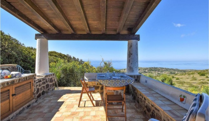 Amazing home in Ustica with