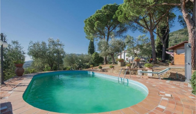 Nice home in Uzzano Pt with 3 Bedrooms, WiFi and Outdoor swimming pool