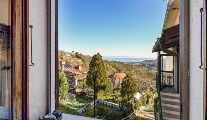 Stunning home in Vado Ligure with 2 Bedrooms and WiFi