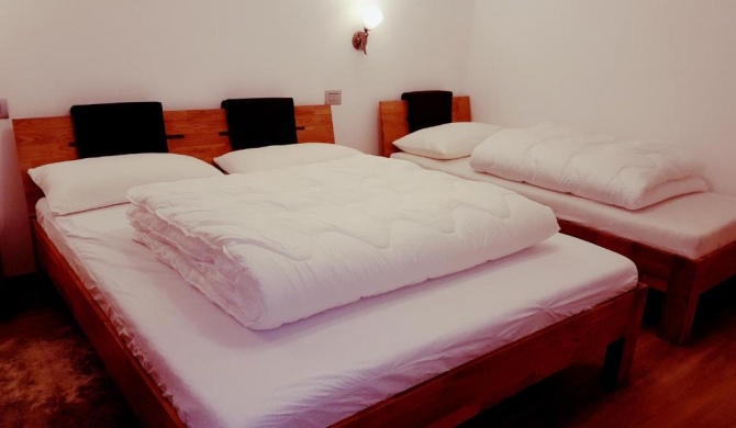 Apartment San Colombano