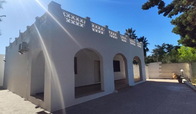 Seaside Villa with Hot Tub, 5mins walk from the sea
