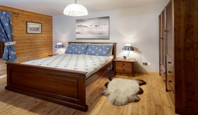 HelloChalet - Maison Maquignaz welcoming ski family home with boot-warmer and terrace