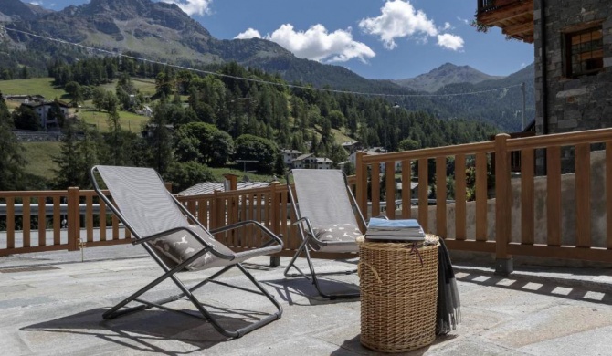 HelloChalet - Maison Orbit - spacious apartment with big terrace overlooking the mountains, garage, ski storage, boots-warmer