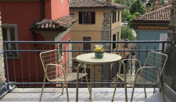 Varzi sotto i portici