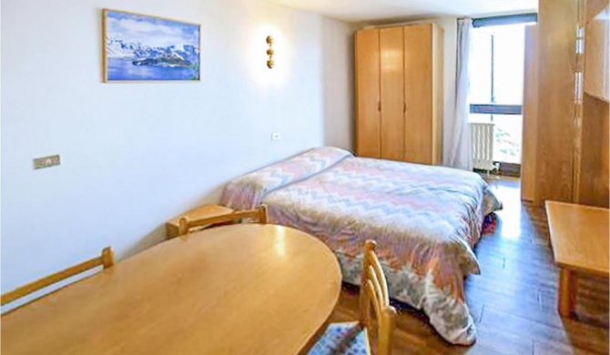 Awesome apartment in Vason with